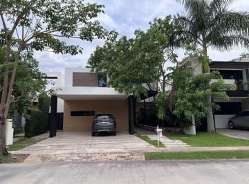 16ce485c1a7490638cc6296569a1d0ca45826f9e8b68781583eb4f933c56a750 · Casa en Venta en Mérida, Privada Parque Central, Cholul (C.3)