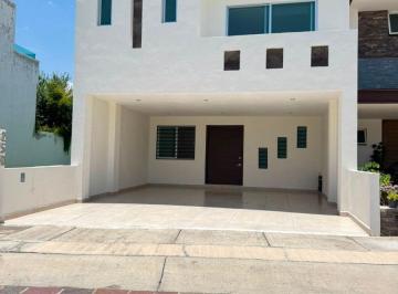 Casa de 3 habitaciones, León · Casa en Renta, El Mayorazgo