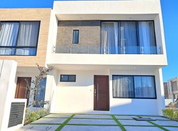 Casa · 136m² · 3 Recámaras · 2 Estacionamientos · Casa en Venta en Zakia Zona Zire El Marques Queretaro Gaa