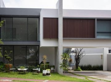 Casa de 4 habitaciones, Tlajomulco de Zúñiga · Exclusiva Residencia de Estilo Contemporáneo La Rioja
