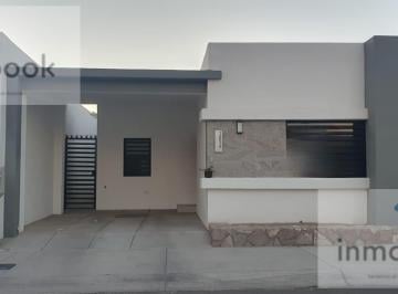 Casa · 2 Recámaras · Casa en Renta de Una Planta, Cordillera Norte