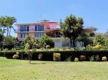 Casa · 1100m² · 5 Recámaras · 5 Estacionamientos · En Privada Ideal Desarrollo