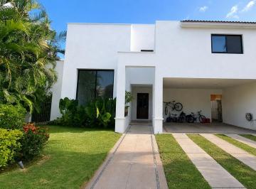 Casa · 477m² · 4 Recámaras · 4 Estacionamientos · Venta Residencia 4 Recámaras y Paneles Solares en Villareal, San Ramon Nte - (4)