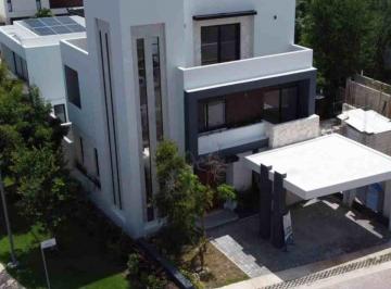 Casa de 3 habitaciones, Benito Juárez · Casa en Venta, Vía Cumbres, Cancún