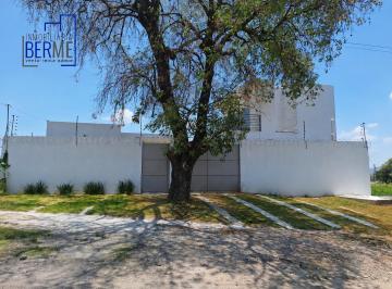 Casa · 234m² · 3 Recámaras · 4 Estacionamientos · Casa Industrial en Atlixco con Jardín Amplio