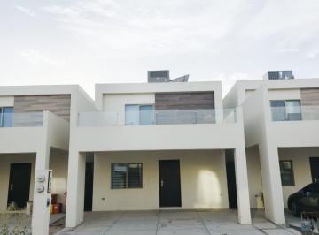 N/A · Casa en Renta con Recamara en Planta Baja Equipada con Paneles Solares y Semi Amueblada