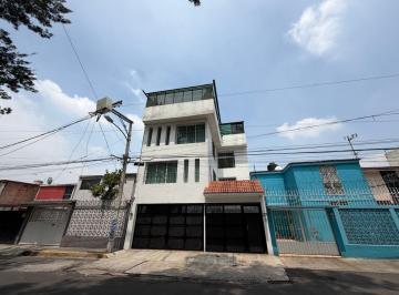 N/A · Exclusiva Casa en La Colonia El Coyol, de 2 Plantas Más Roof Garden