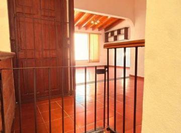 Casa · 250m² · 3 Recámaras · 2 Estacionamientos · Excelente Ubicación