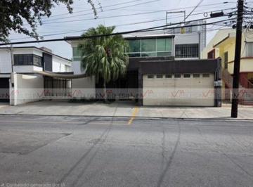 Oficina · 400m² · 4 Recámaras · 9 Estacionamientos · Oficina en Renta en Monterrey