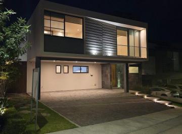 7c00d184df4447292b79aadfb6a3abc679e5b9fc20342d82e07624ed0dd05c6b · Fraccionamiento Puerta del Bosque Casa Diseño Moderno y Acabados de Lujo