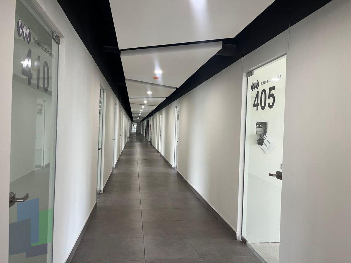 Juriquilla, Renta de Oficina en Wtc con Opción a Bodega.