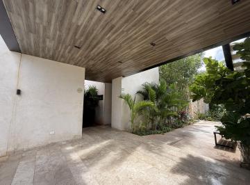 Casa · 300m² · 3 Recámaras · 2 Estacionamientos · Casa en Venta Tamanche Merida