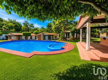 Casa · 71m² · 3 Recámaras · 2 Estacionamientos · Casa en Venta en Ixtapan de La Sal