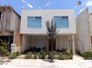 Casa · 250m² · 3 Recámaras · 2 Estacionamientos · Casa en Renta en Fracc. Las Calzadas Durango