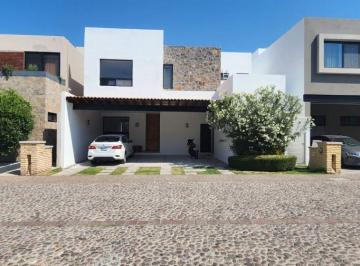 Casa de 4 habitaciones, Querétaro · Casa en Renta Arco de Piedra Queretaro