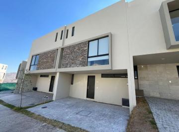 Casa de 3 habitaciones, Zapopan · Casa Seminueva en Renta en Fraccionamiento Altika — 3 Recámaras, Terraza Privada y Amenidades