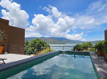 Casa de 4 habitaciones, Valle de Bravo · Casa en Renta con Espectacular Vista Al Lago