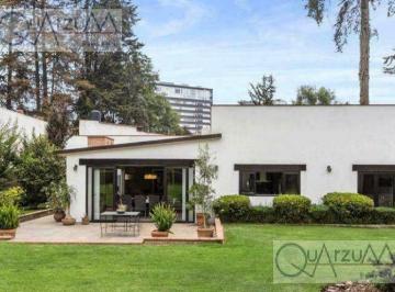 Casa · 500m² · 4 Recámaras · 4 Estacionamientos · Casa en Una Planta en Lomas de Vista Hermosa