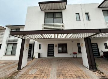 Casa de 3 habitaciones, León · Amplia Casa en Renta Katania Residencial Leon Gto Zona Norte Cerca de Puerta Bajío.