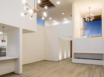 Casa de 3 habitaciones, Querétaro · Venta de Casa en Juriquilla con Habitación en Planta Baja