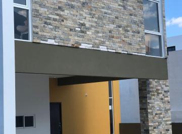 Casa de 4 habitaciones, Monterrey · Hermosa y Amplia Casa en El Uro con Alberca y 4 Rec Completas