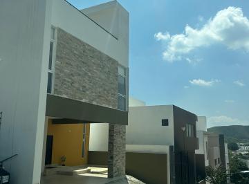 Casa de 4 habitaciones, Monterrey · Hermosa y Amplia Casa en El Uro con Alberca y 4 Rec Completas