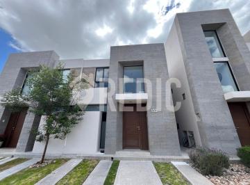 Casa de 3 habitaciones, Querétaro · Casa en Venta en Altos Juriquilla