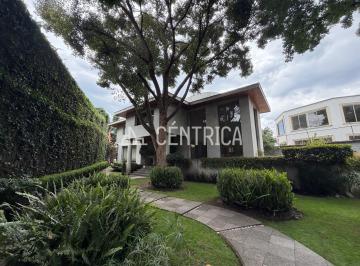 Casa · 672m² · 3 Recámaras · 6 Estacionamientos · Casa - Lomas de Chapultepec