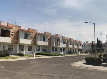 Casa en condominio de 3 habitaciones, Querétaro · Casa en Venta en Fraccionamiento Sonterra, Santiago de Querétaro.