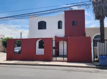 Casa de 3 habitaciones, Chihuahua · Se Renta Bonita Casa en Paseos de Chihuahua (En Seguida de Uach Ii) $11,000