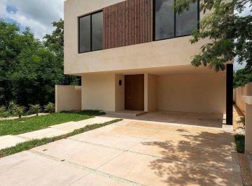Casa de 4 habitaciones, Mérida · Casa en Venta Mérida| Komchén| 4 Recámaras| 332.62 m²