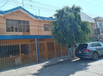 Casa · 317m² · 5 Recámaras · 1 Estacionamiento · Cv Golfo de Tehuantepec