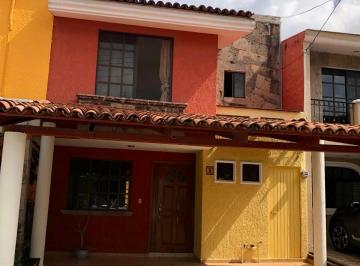 Casa de 3 habitaciones, Zapopan · Casa en Coto Ciudad Granja