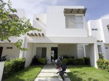 Casa · 119m² · 3 Recámaras · 2 Estacionamientos · Casa de Oportunidad en Almarena Residencial