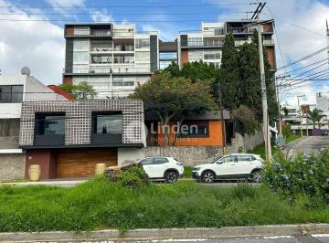 Casa · 410m² · Casa en Venta Para Uso Comercial en Calle San Martin Texmelucan, La Paz, Puebla.