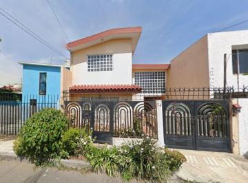 Casa de 3 habitaciones, Azcapotzalco · Casa en Venta en Prados del Rosario, Azcapotzalco