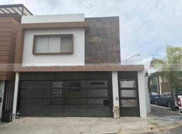 Casa · 184m² · 3 Recámaras · 2 Estacionamientos · Casa en Renta en Monterrey