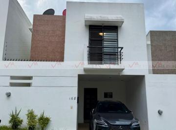 Casa · 120m² · 3 Recámaras · 1 Estacionamiento · Casa en Renta en Colinas del Huajuco