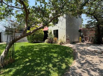 Casa de 3 habitaciones, Jiutepec · Casa con 359 m² de Terreno y Estacionamiento Para 4 Vehículos
