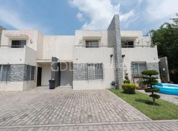 0e909eeb7c1b0803ab1417d69cef592c6ba5db639ef718c00f5c403b7841de08 · Alviento Residencial Casa Dentro de Fraccionamiento en Venta