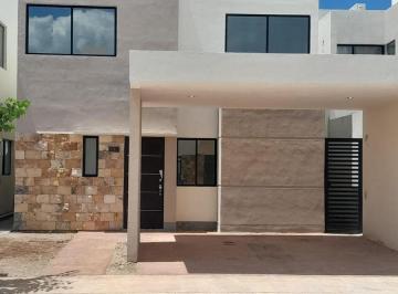 Casa en condominio · 3 Recámaras · 2 Estacionamientos · Se Renta Casa Amueblada, Tixcacal, Mérida