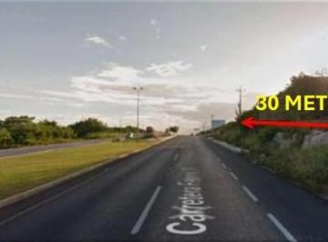 Terreno comercial · 1080000ha · Terreno Comercial Sobre La Carretera / Commercial Land On The Highway