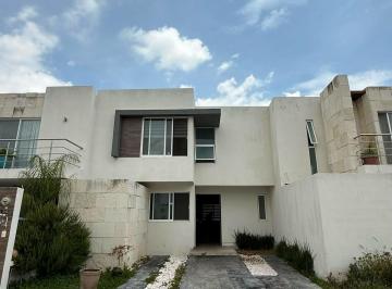 Casa · 3 Recámaras · Casa - Fraccionamiento Residencial Punta del Cielo