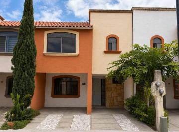 Casa · 116m² · 3 Recámaras · 2 Estacionamientos · Casa en Renta Villa Jacarandas León Guanajuato