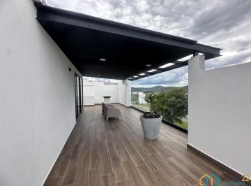 Casa · 476m² · 5 Recámaras · 3 Estacionamientos · Casa en Fraccionamiento Lomas de Angelópolis