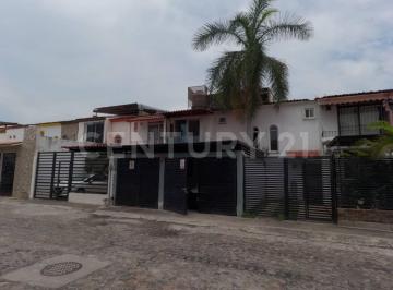 Casa · 111m² · 3 Recámaras · 2 Estacionamientos · Preciosa Casa en Sendero de Luna, Puerto Vallarta