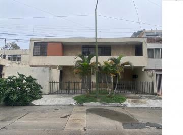 Casa de 4 habitaciones, Guadalajara · Casa en Renta en Providencia con Uso de Suelo