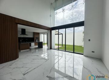 Casa · 435m² · 4 Recámaras · 2 Estacionamientos · Casa en Venta en Gran Reserva, con Amplios Espacios