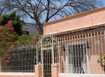 Casa · 264m² · 5 Recámaras · 4 Estacionamientos · Casa - Linares Centro