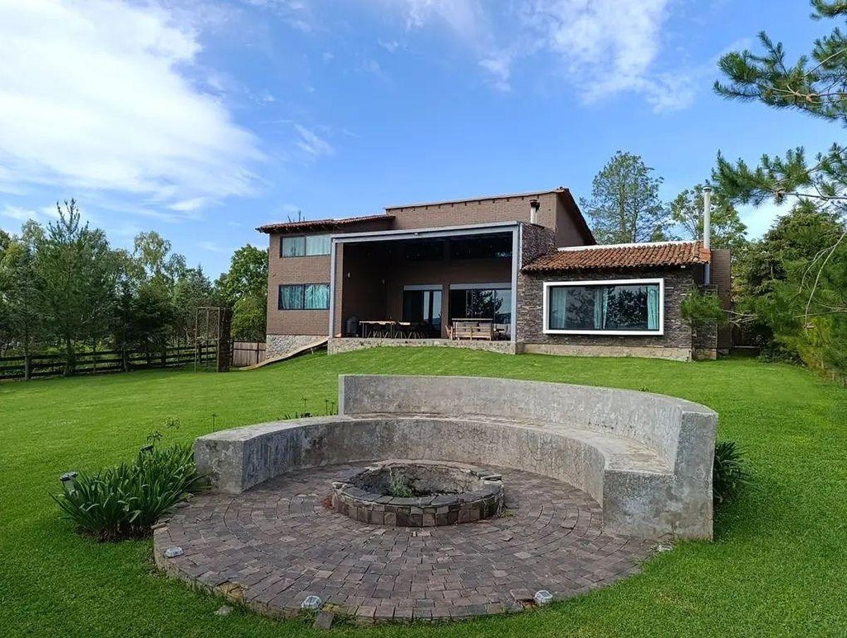 Modern House with Garden, Tapalpa Country Club